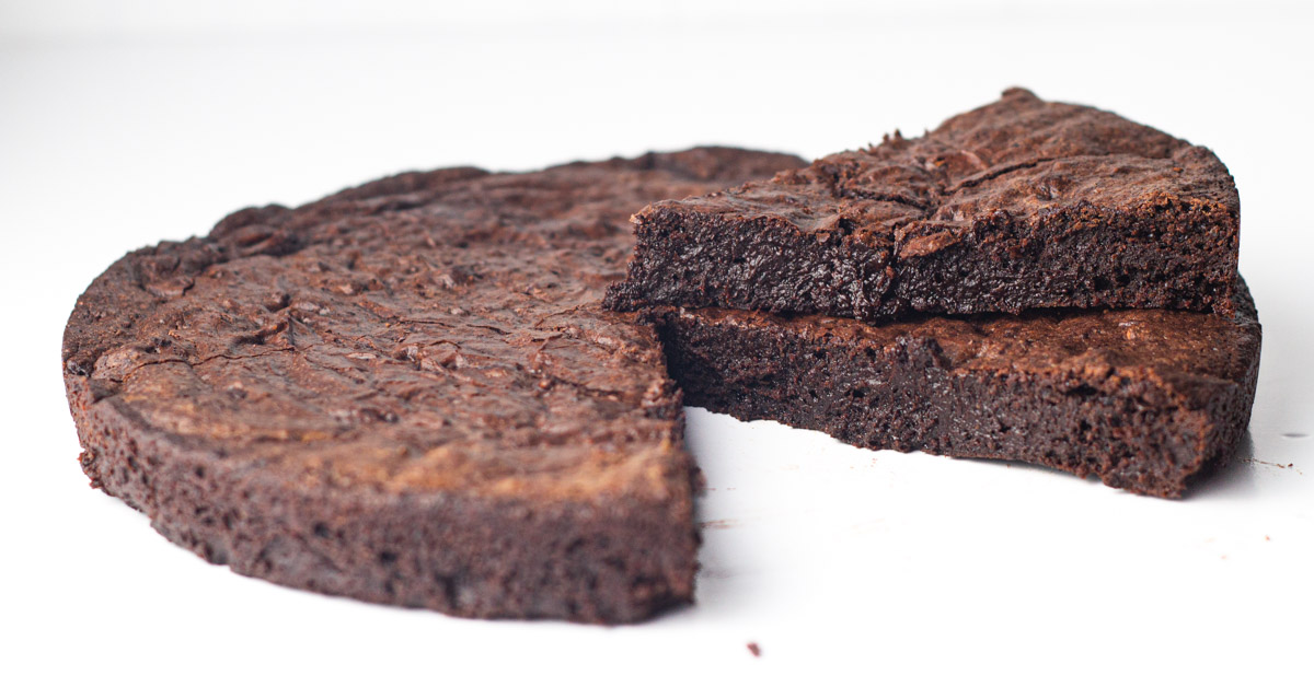 Easy Passover Flourless Chocolate Cake: Gluten-Free & Fudgy